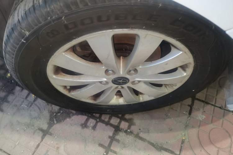 Used JAC Group Refine M5 2013 2.0T Gasoline Manual Business Edition Right Front Wheel Hub