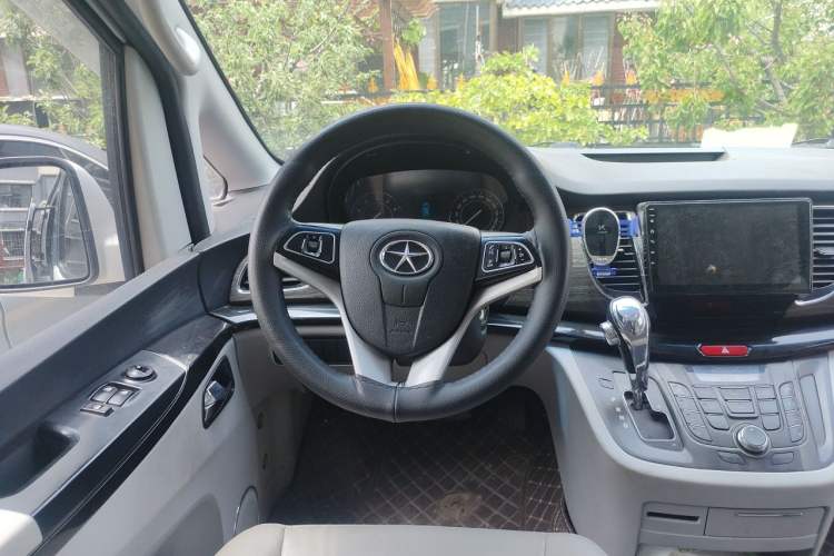 Used JAC Group Refine M5 2013 2.0T Gasoline Automatic Business Edition Steering Wheel