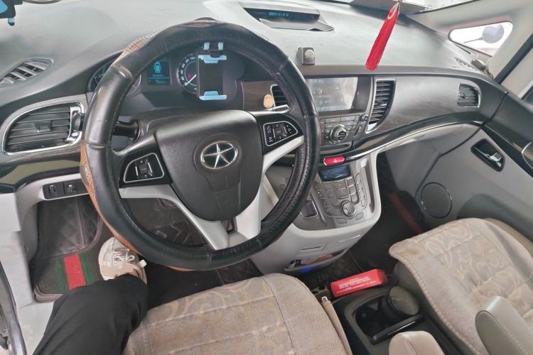 Used JAC Group Refine M5 2014 2.0T Gasoline Automatic Business Edition Center Console