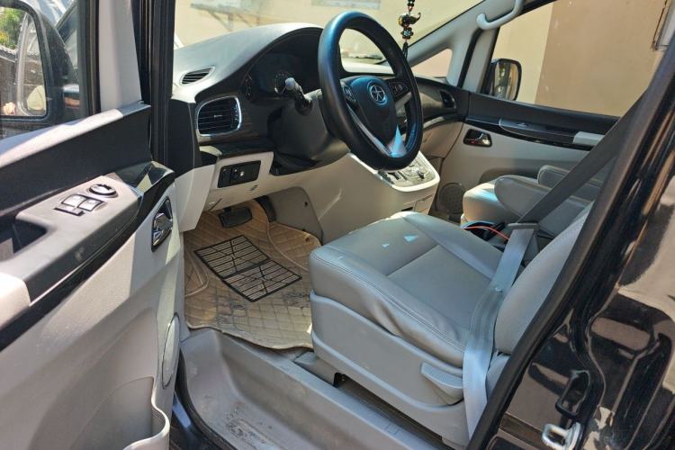 Used JAC Group Refine M5 2014 Colorway 2.0T Gasoline Automatic Business Edition Driver Seat
