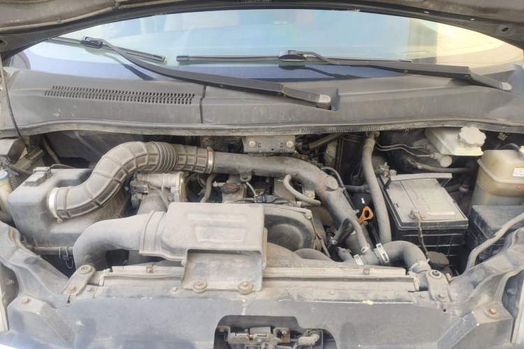 Used JAC Group Refine M5 2014 Colorway 2.0T Gasoline Automatic Business Edition Engine Bay
