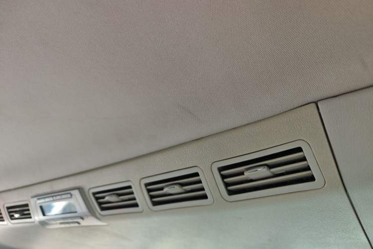 Used JAC Group Refine M5 2014 Colorway 2.0T Gasoline Automatic Business Edition Headliner