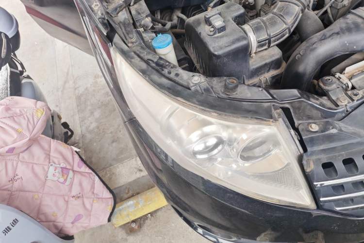 Used JAC Group Refine M5 2014 2.0T Gasoline Automatic Business Edition Right Front Headlight
