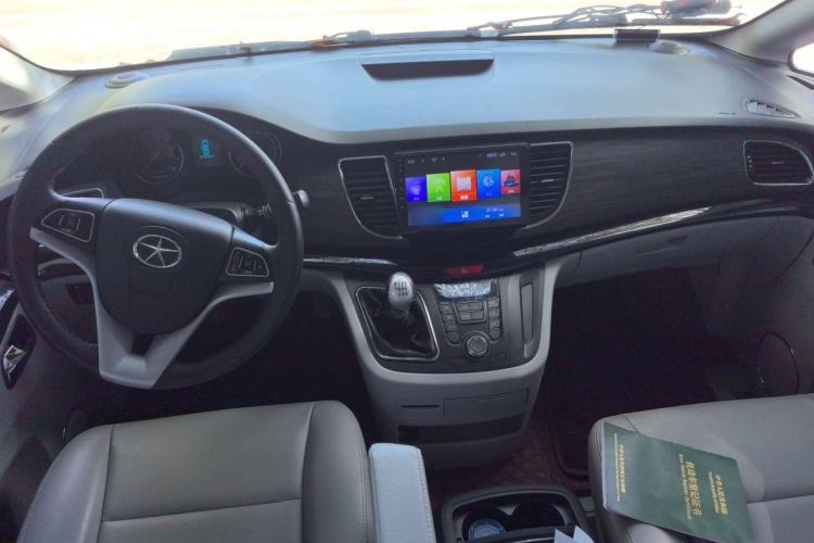Used JAC Group Refine M5 2014 Colorway 2.0T Gasoline Manual Business Edition Center Console