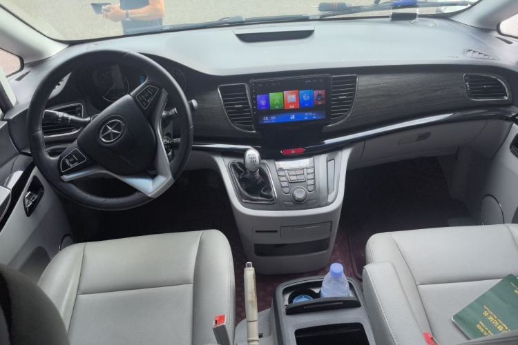 Used JAC Group Refine M5 2014 Colorway 2.0T Gasoline Manual Business Edition Center Console