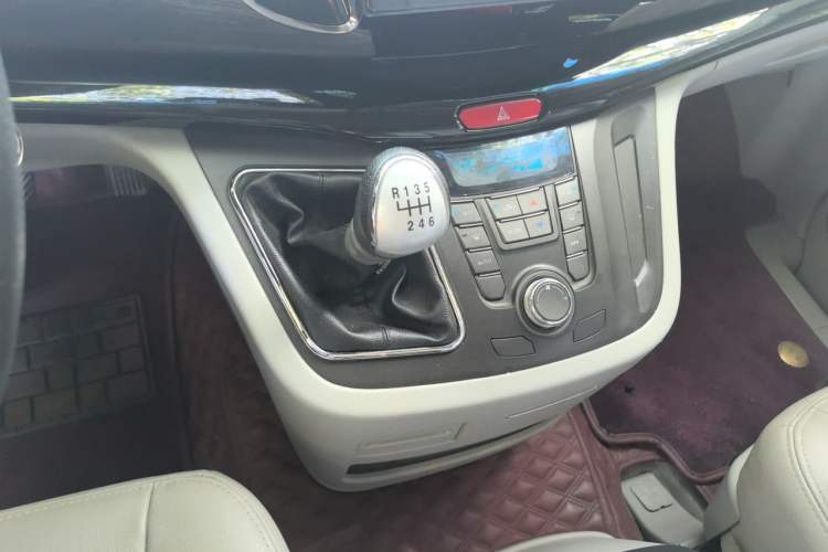 Used JAC Group Refine M5 2014 Colorway 2.0T Gasoline Manual Business Edition Gear Lever