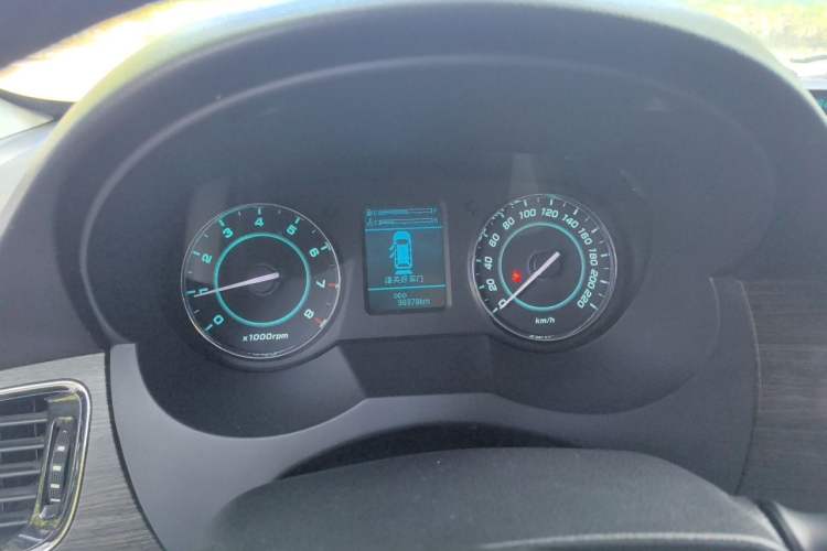 Used JAC Group Refine M5 2014 Colorway 2.0T Gasoline Manual Business Edition Instrument Cluster