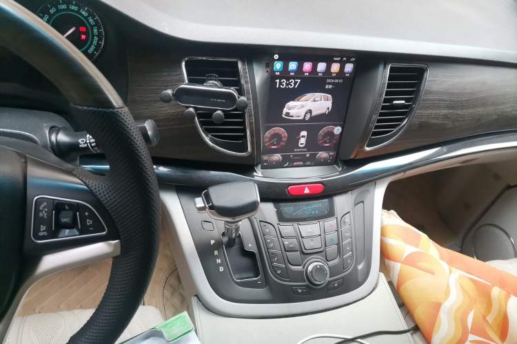Used JAC Group Refine M5 2014 2.0T Gasoline Automatic Business Edition Audio And AC Panel