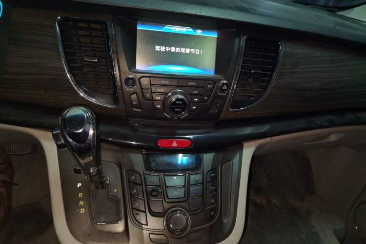 Used JAC Group Refine M5 2014 Colorway 2.0T Gasoline Automatic Business Edition Audio And AC Panel