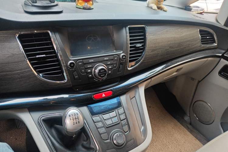 Used JAC Group Refine M5 2014 Colorway 2.0T Gasoline Manual Business Edition Audio And AC Panel