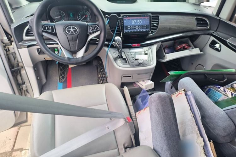 Used JAC Group Refine M5 2014 2.0T Gasoline Automatic Business Edition Center Console