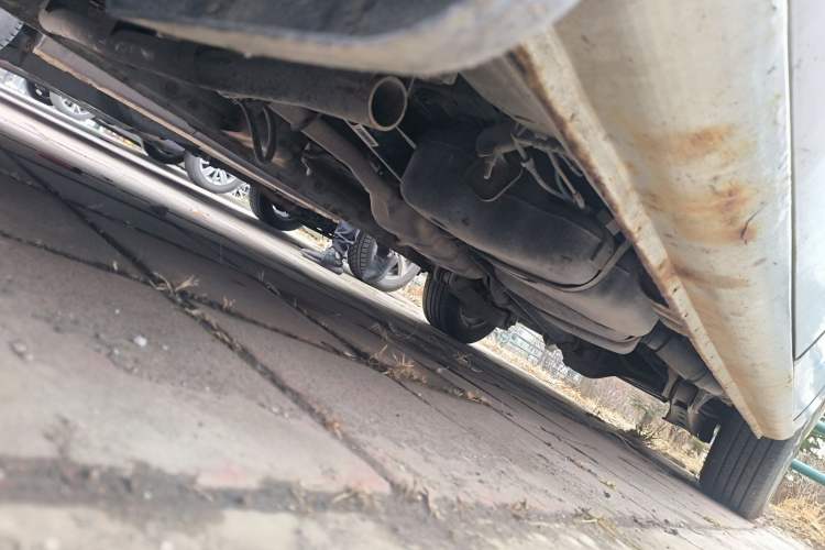 Used JAC Group Refine M5 2014 2.0T Gasoline Automatic Business Edition Chassis Front Left