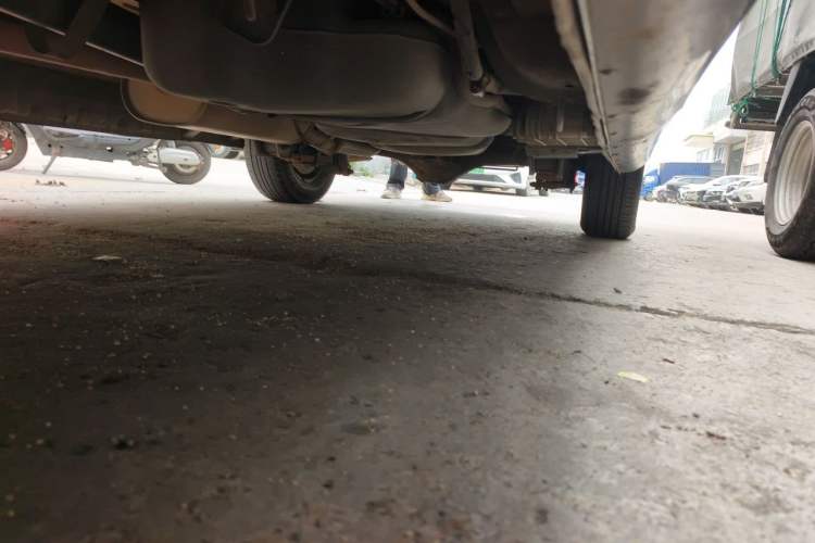 Used JAC Group Refine M5  Chassis Front Left