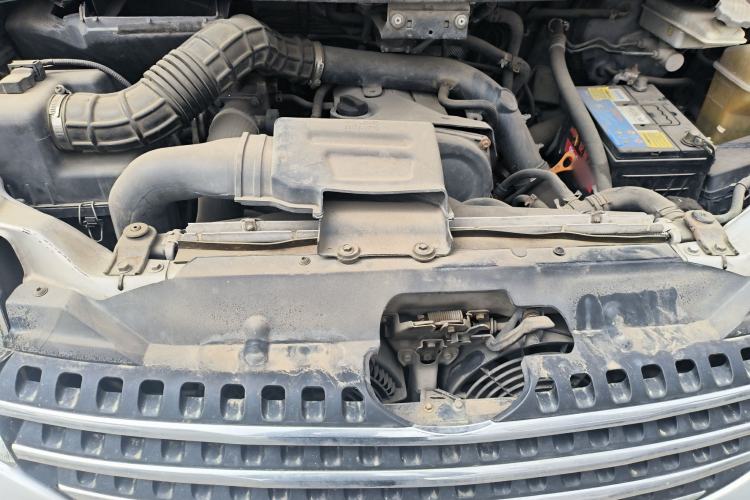 Used JAC Group Refine M5 2014 2.0T Gasoline Automatic Business Edition Engine Bay