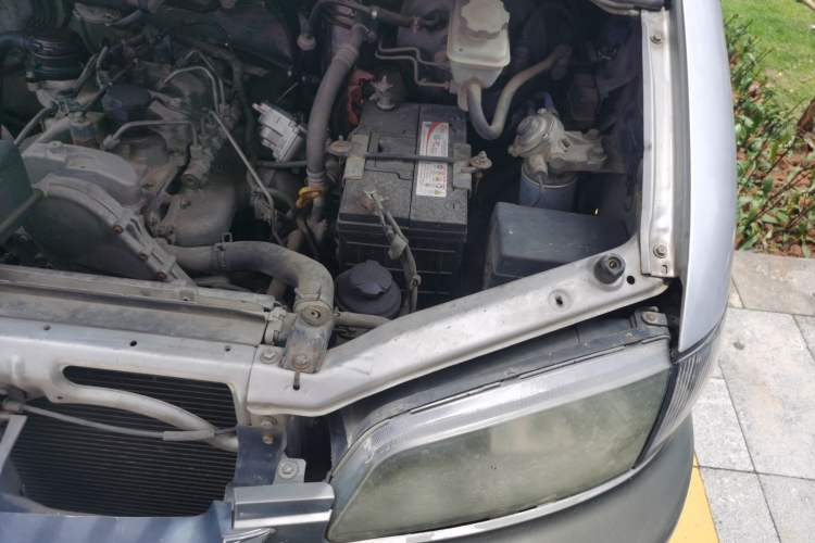 Used JAC Group Refine M5 2014 1.9T Diesel Manual Business Edition Engine Bay Left