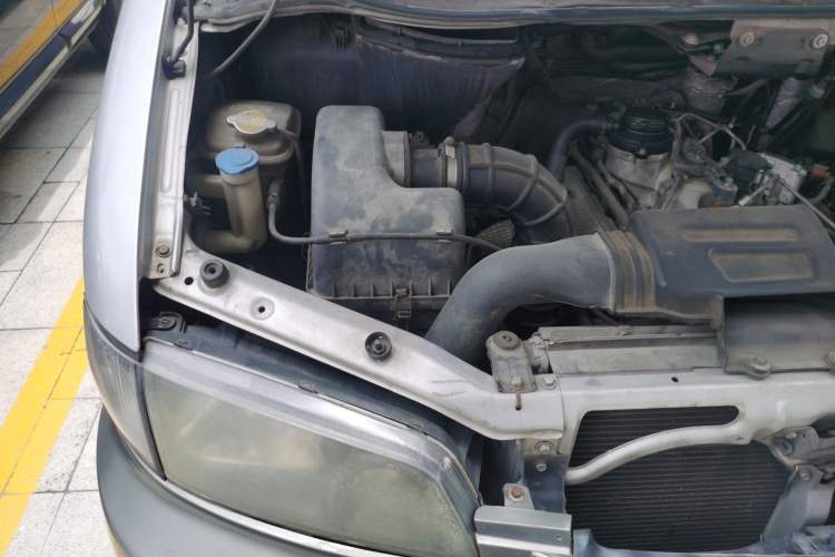 Used JAC Group Refine M5 2014 1.9T Diesel Manual Business Edition Engine Bay Right