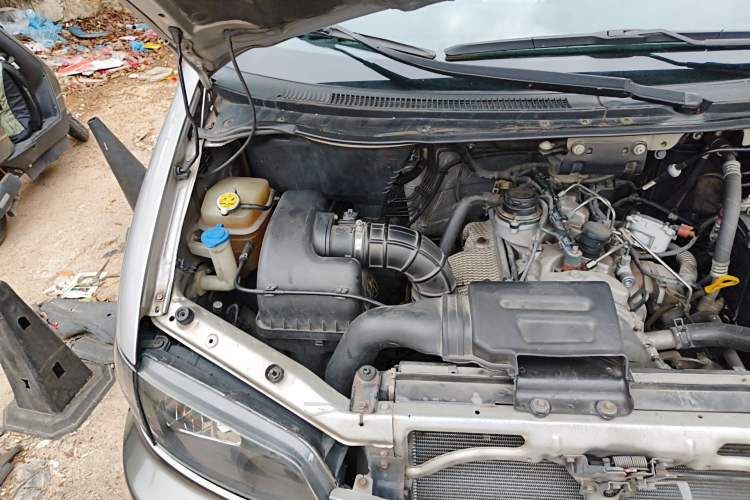 Used JAC Group Refine M5 2014 1.9T Diesel Manual Business Edition Engine Bay Right