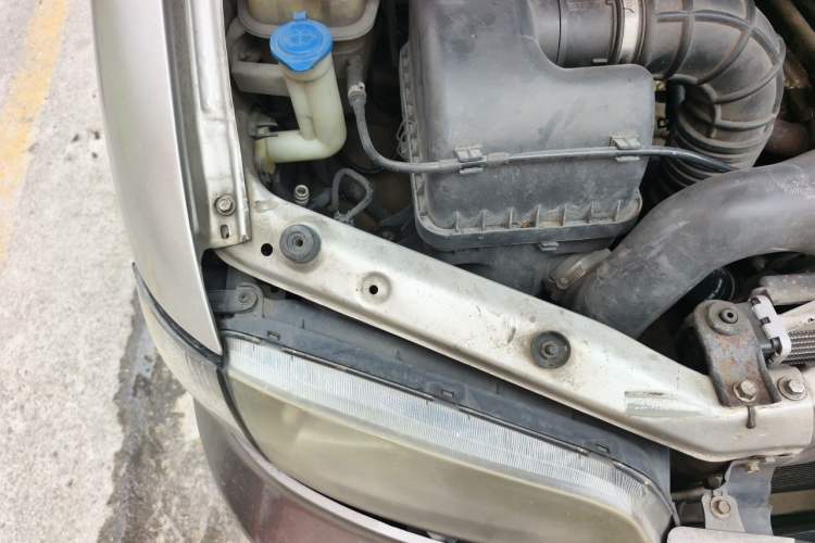Used JAC Group Refine M5  Engine Bay Right