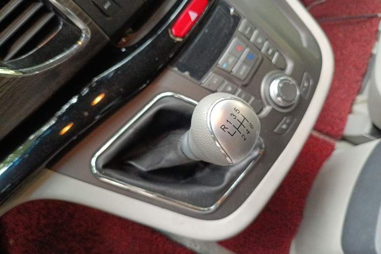 Used JAC Group Refine M5 2014 1.9T Diesel Manual Business Edition Gear Lever
