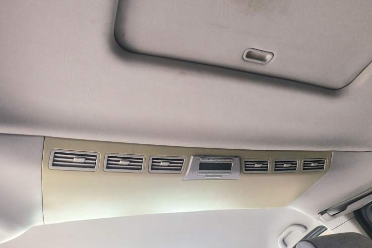 Used JAC Group Refine M5 2014 2.0T Gasoline Automatic Business Edition Headliner