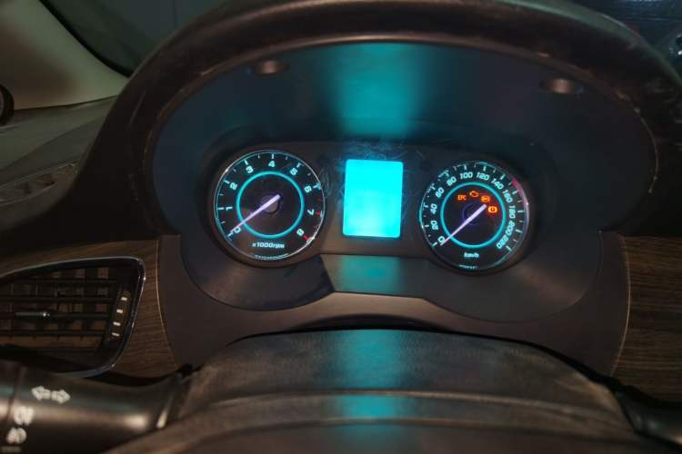 Used JAC Group Refine M5 2014 Colorway 2.0T Gasoline Automatic Business Edition Instrument Cluster