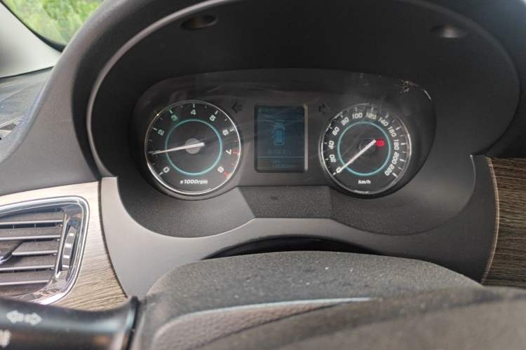 Used JAC Group Refine M5 2014 Colorway 2.0T Gasoline Manual Business Edition Instrument Cluster