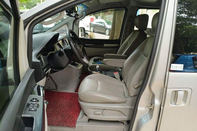 Used JAC Group Refine M5 2014 1.9T Diesel Manual Business Edition Interior 3