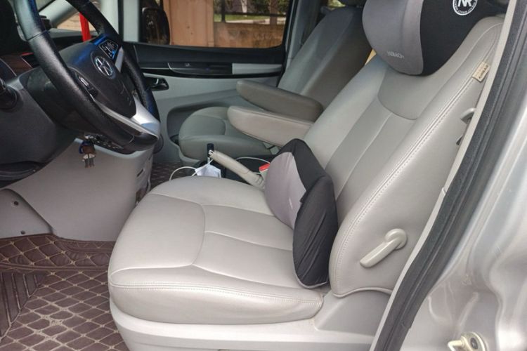 Used JAC Group Refine M5 2014 2.0T Gasoline Automatic Business Edition Interior 3