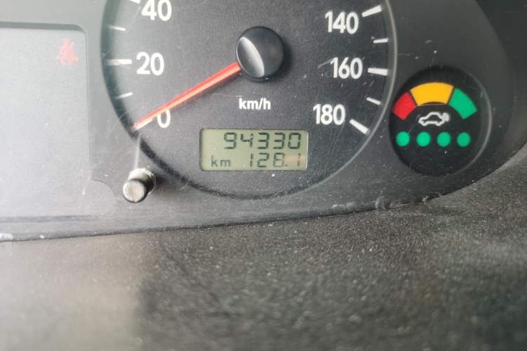 Used JAC Group Refine M5 2014 1.9T Diesel Manual Business Edition Odometer Close Up