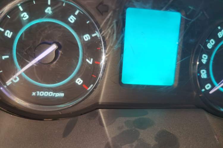 Used JAC Group Refine M5 2014 Colorway 2.0T Gasoline Automatic Business Edition Odometer Close Up