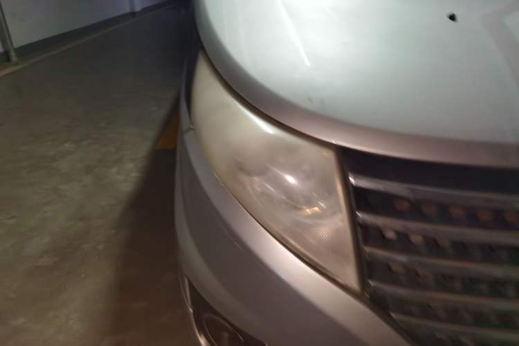 Used JAC Group Refine M5 2014 Colorway 2.0T Gasoline Automatic Business Edition Right Front Headlight