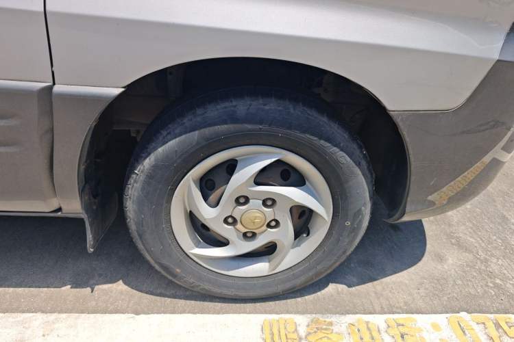 Used JAC Group Refine M5  Right Front Wheel Hub