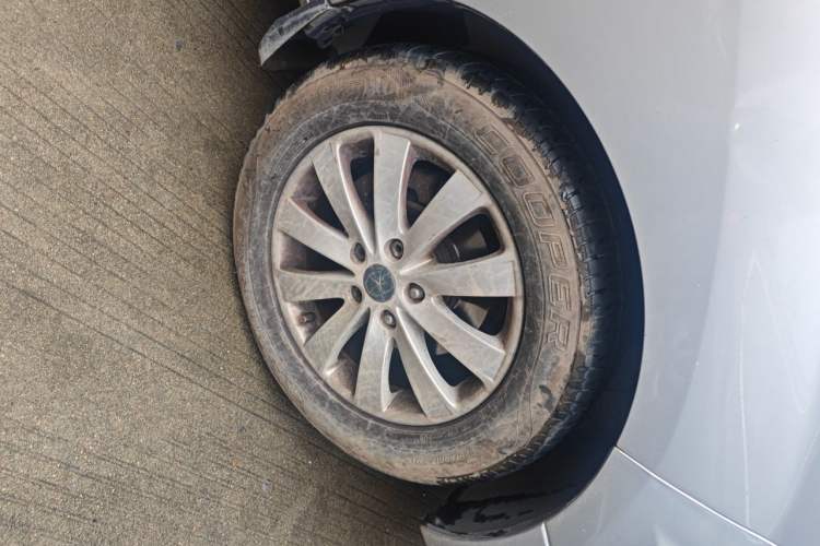 Used JAC Group Refine M5 2014 Colorway 2.0T Gasoline Manual Business Edition Right Front Wheel Hub