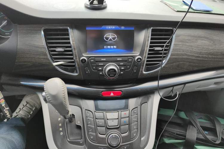 Used JAC Group Refine M5 2014 Colorway 2.0T Gasoline Automatic Business Edition Audio And AC Panel