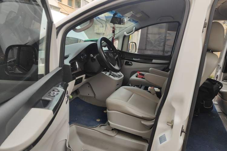 Used JAC Group Refine M5 2014 Colorway 2.0T Gasoline Automatic Business Edition Driver Seat