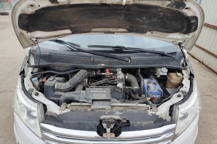Used JAC Group Refine M5 2014 Colorway 2.0T Gasoline Automatic Business Edition Engine Bay