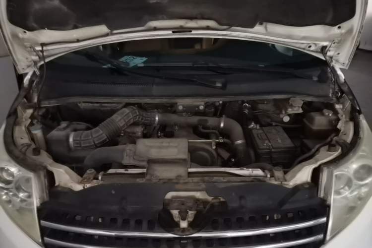 Used JAC Group Refine M5 2014 Colorway 2.0T Gasoline Automatic Business Edition Engine Bay