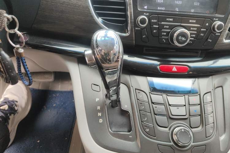 Used JAC Group Refine M5 2014 Colorway 2.0T Gasoline Automatic Business Edition Gear Lever