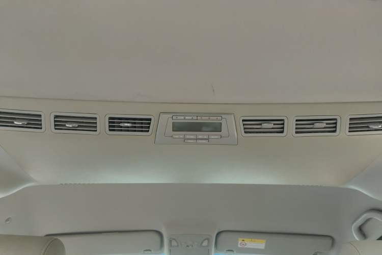Used JAC Group Refine M5 2014 Colorway 2.0T Gasoline Automatic Business Edition Headliner