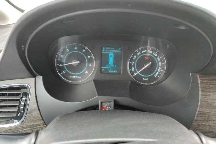 Used JAC Group Refine M5 2014 Colorway 2.0T Gasoline Automatic Business Edition Instrument Cluster