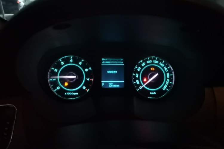 Used JAC Group Refine M5 2014 Colorway 2.0T Gasoline Automatic Business Edition Instrument Cluster