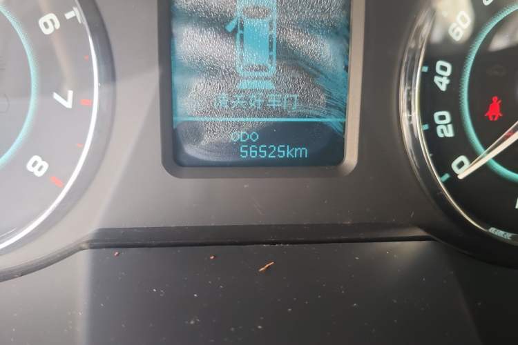 Used JAC Group Refine M5 2014 Colorway 2.0T Gasoline Manual Business Edition Odometer Close Up