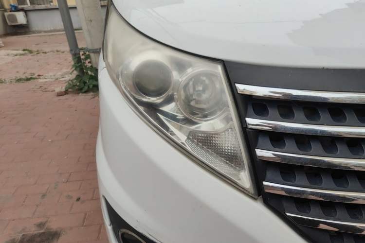 Used JAC Group Refine M5 2014 Colorway 2.0T Gasoline Automatic Business Edition Right Front Headlight