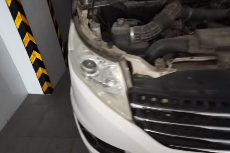Used JAC Group Refine M5 2014 Colorway 2.0T Gasoline Automatic Business Edition Right Front Headlight