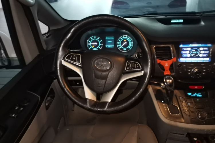 Used JAC Group Refine M5 2014 Colorway 2.0T Gasoline Automatic Business Edition Steering Wheel
