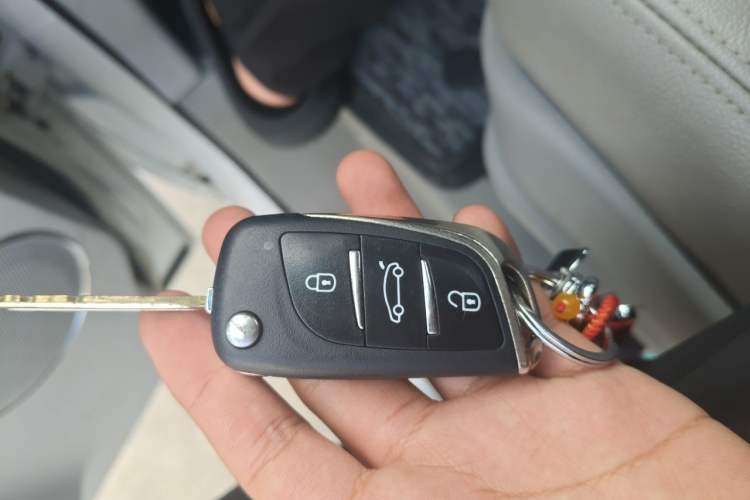 Used JAC Group Refine M5 2014 Colorway 2.0T Gasoline Manual Business Edition Vehicle Key