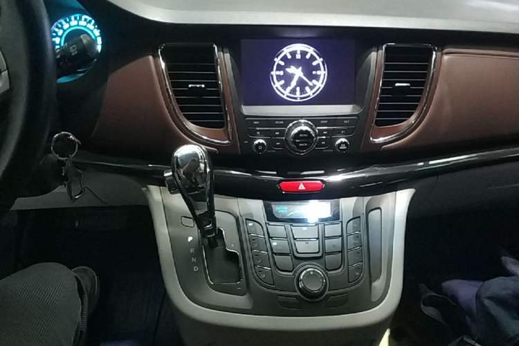 Used JAC Group Refine M5 2016 2.0T Gasoline Automatic Business Edition Audio And AC Panel