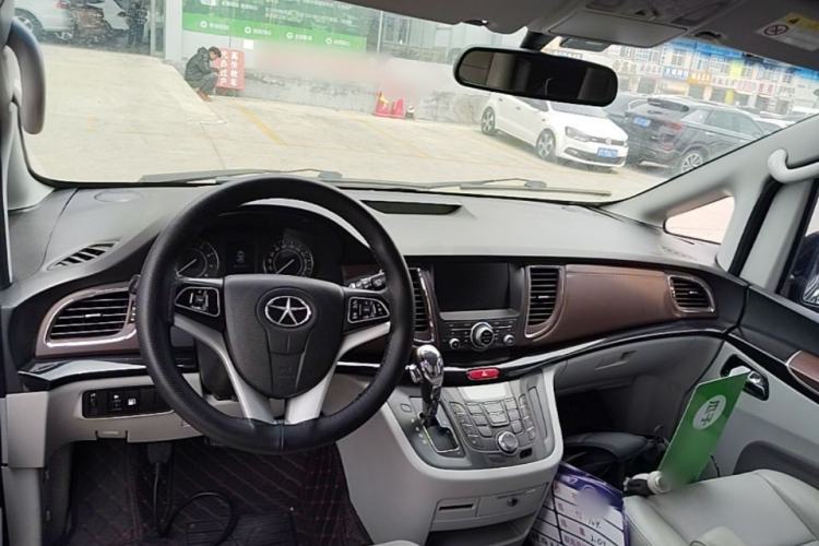 Used JAC Group Refine M5 2016 2.0T Gasoline Automatic Business Edition Center Console