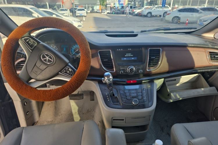 Used JAC Group Refine M5 2016 2.0T Gasoline Automatic Business Edition Center Console