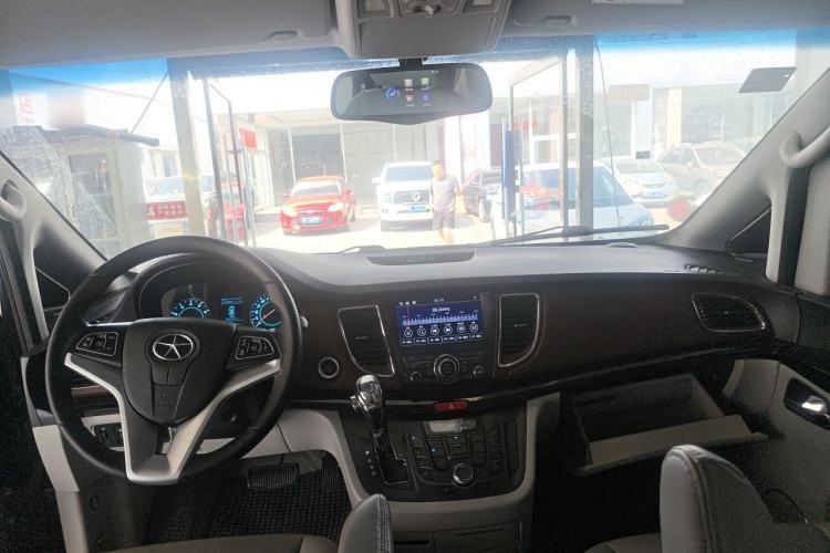 Used JAC Group Refine M5 2016 2.0T Gasoline Automatic Business Edition Center Console